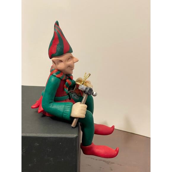 D Manning Limited Addition Elf Shelf Sitter - Picture 2 of 8